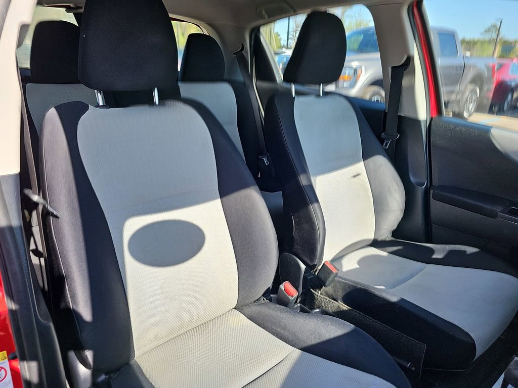Used 2012 Toyota Yaris L image 13