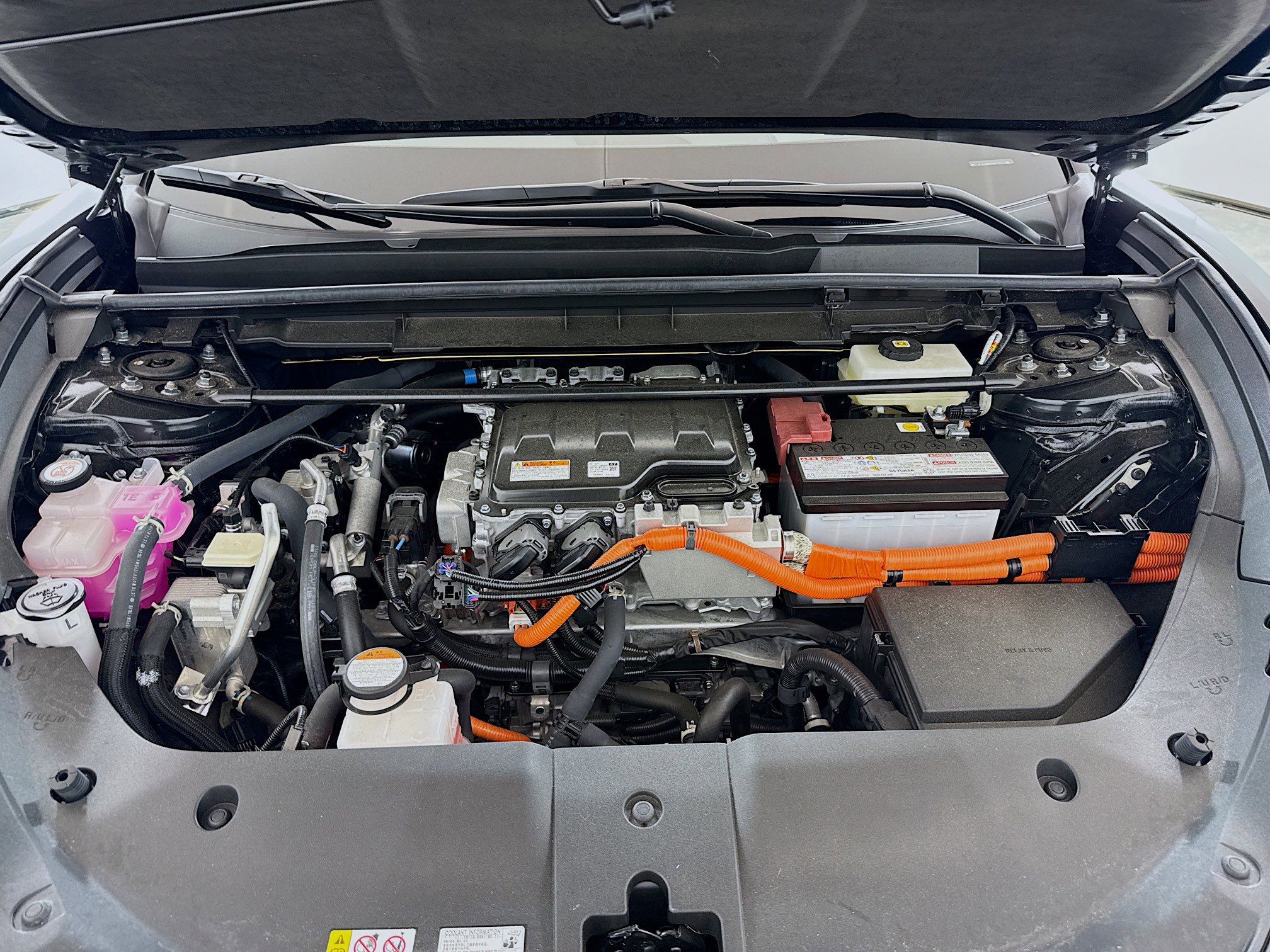 Used 2023 Lexus RZ 450e Premium w/ Accessory Package (2T) image 27