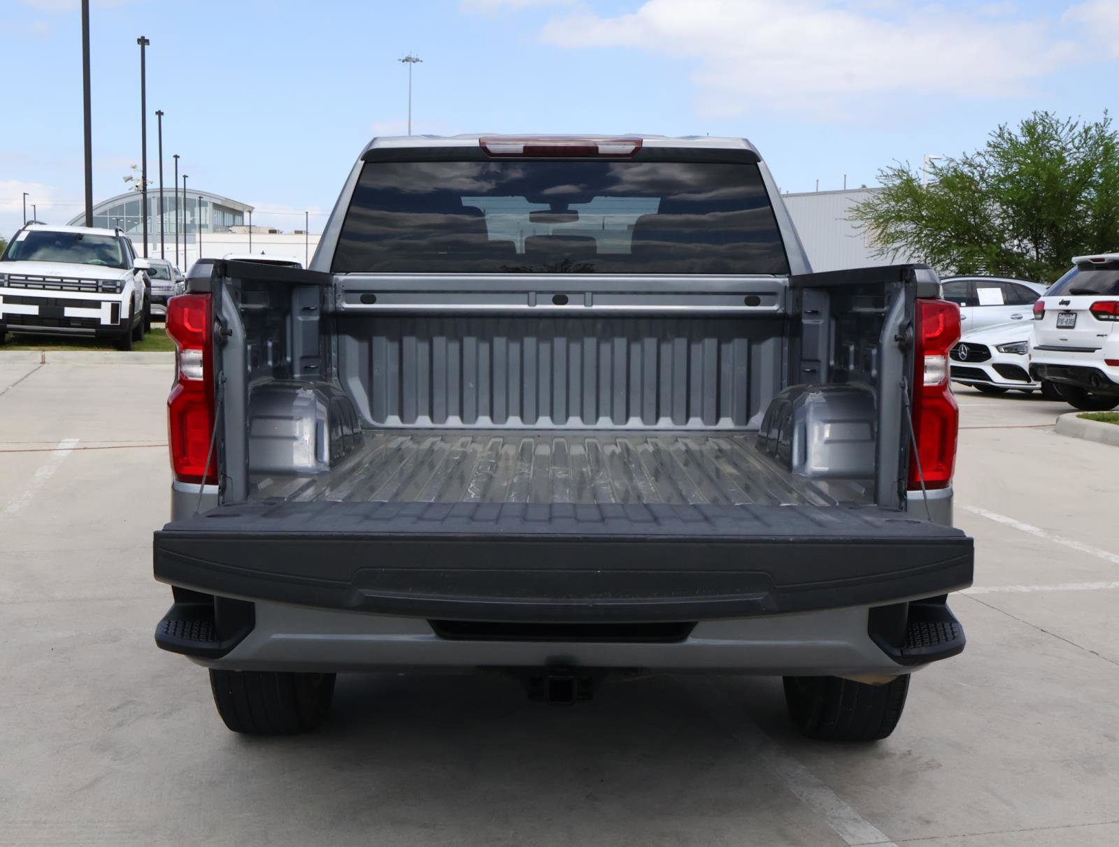 Used 2022 Chevrolet Silverado 1500 Custom image 9