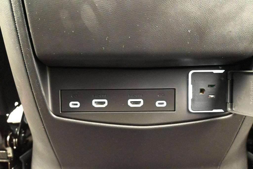 Used 2024 Cadillac Escalade ESV Premium Luxury AWD/4WD image 21