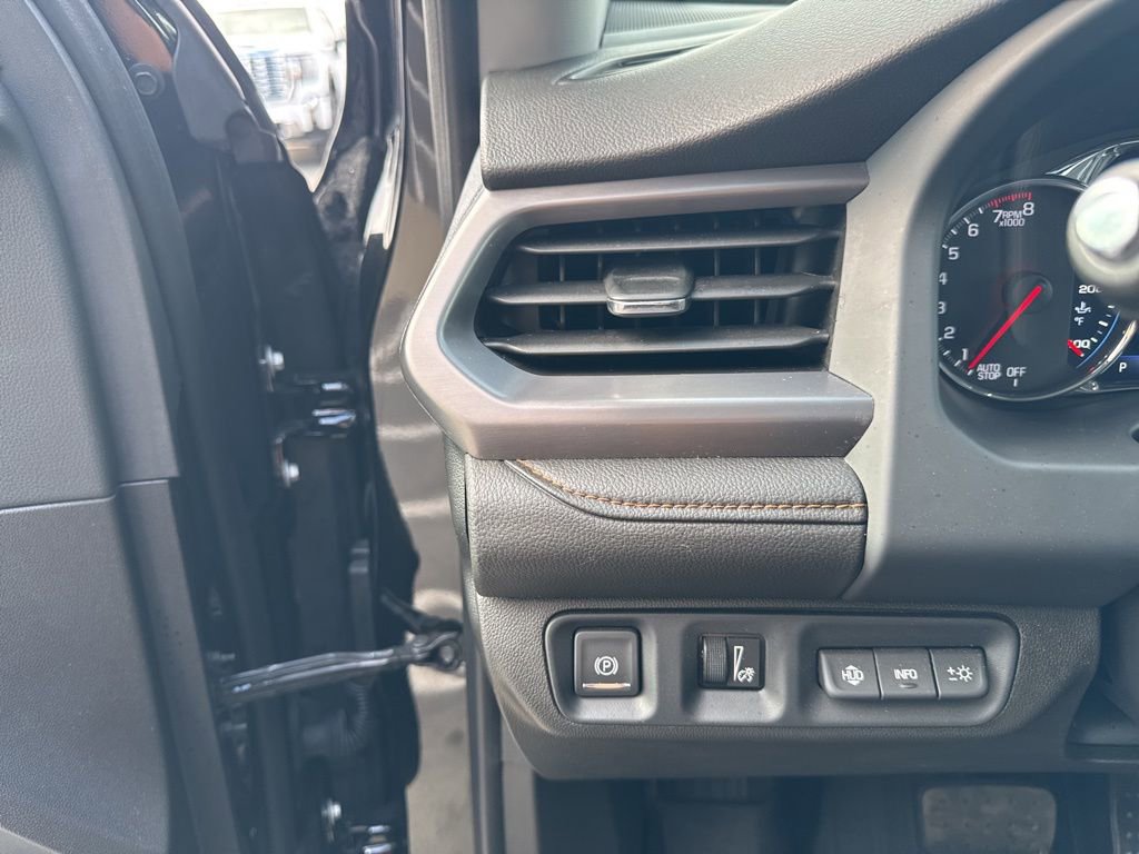 Used 2023 GMC Acadia AT4 w/ Technology Package image 12