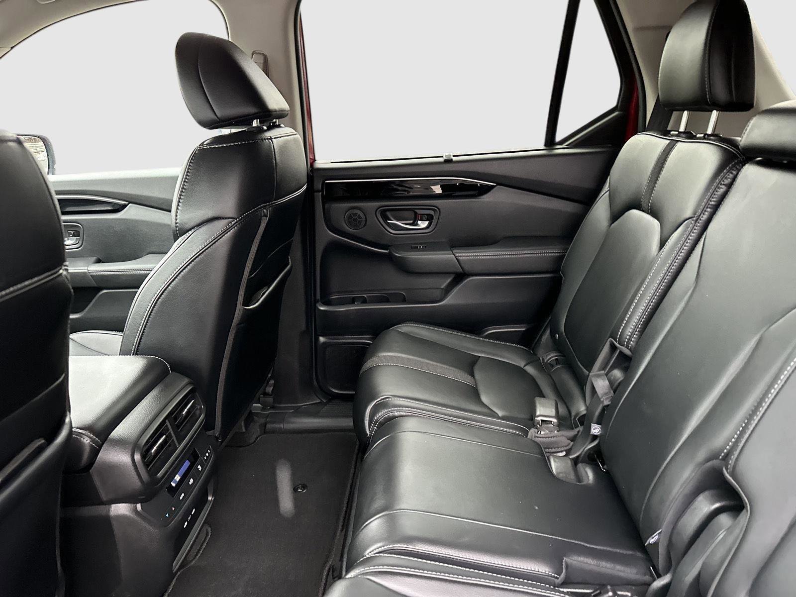 Certified 2025 Honda Pilot Touring image 37