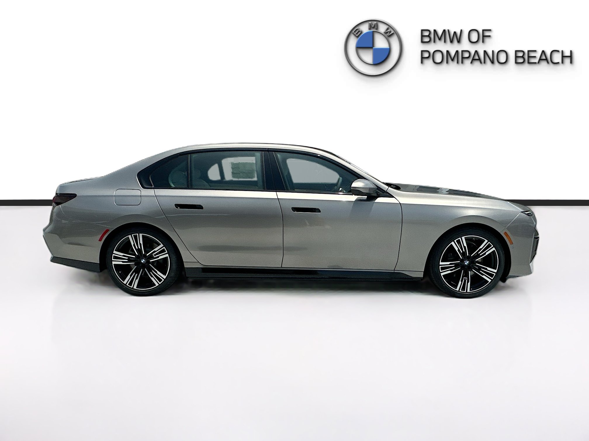 New 2026 BMW 750e xDrive AWD/4WD image 7