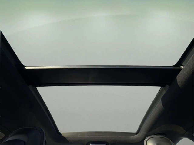 Certified 2025 Mercedes-Benz GLC 300 4MATIC image 17