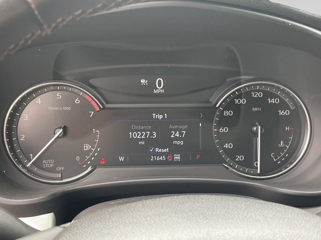 Used 2023 Cadillac XT4 Premium Luxury w/ Driver Assist Package AWD/4WD image 31