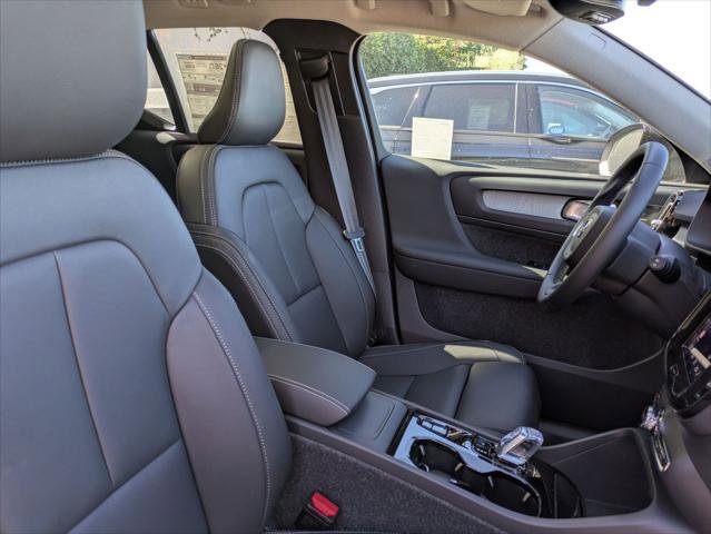 New 2026 Volvo XC40 B5 Ultra w/ Climate Package image 14