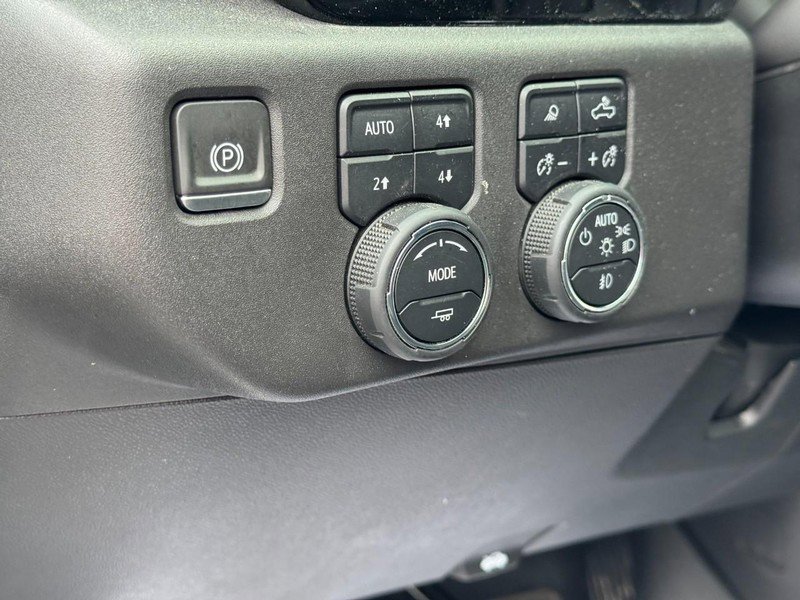 Used 2023 Chevrolet Silverado 1500 LT Trail Boss w/ LT Trail Boss Premium Package AWD/4WD image 17