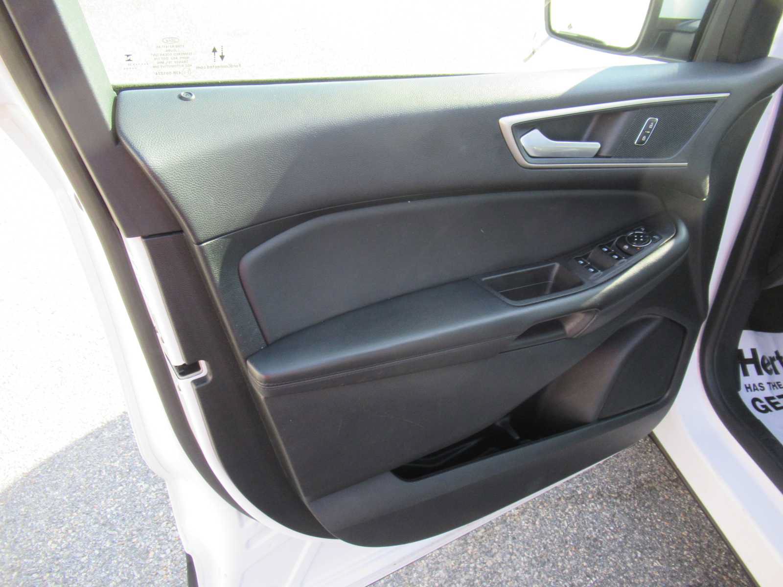 Used 2024 Ford Edge SEL AWD/4WD image 12