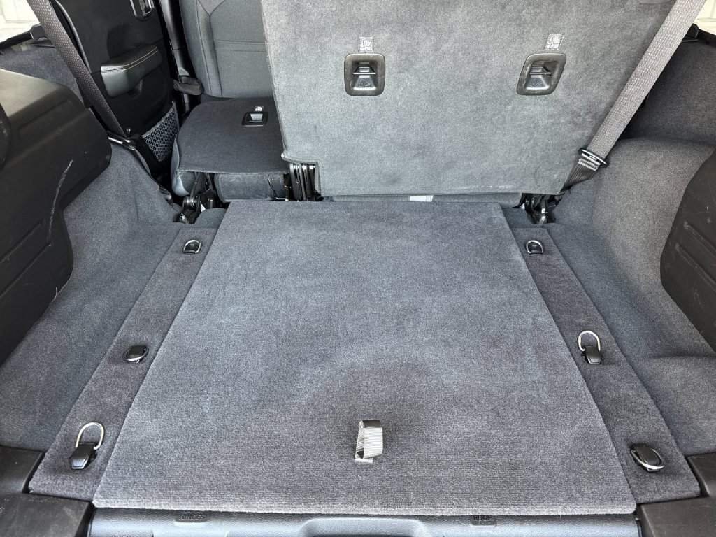 Used 2025 Jeep Wrangler Unlimited Sahara AWD/4WD image 14