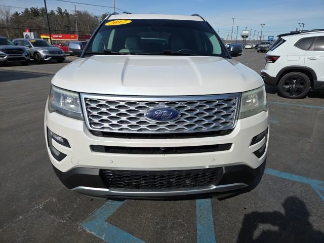 Used 2017 Ford Explorer Platinum image 2