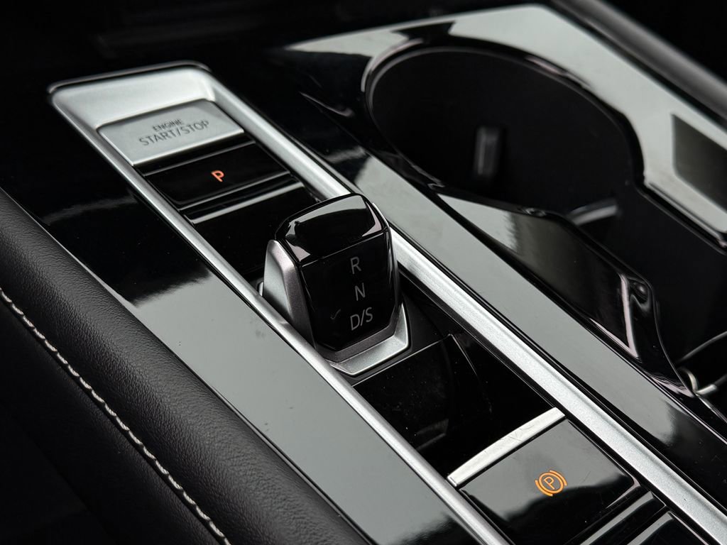 Used 2024 Volkswagen Atlas SE image 35