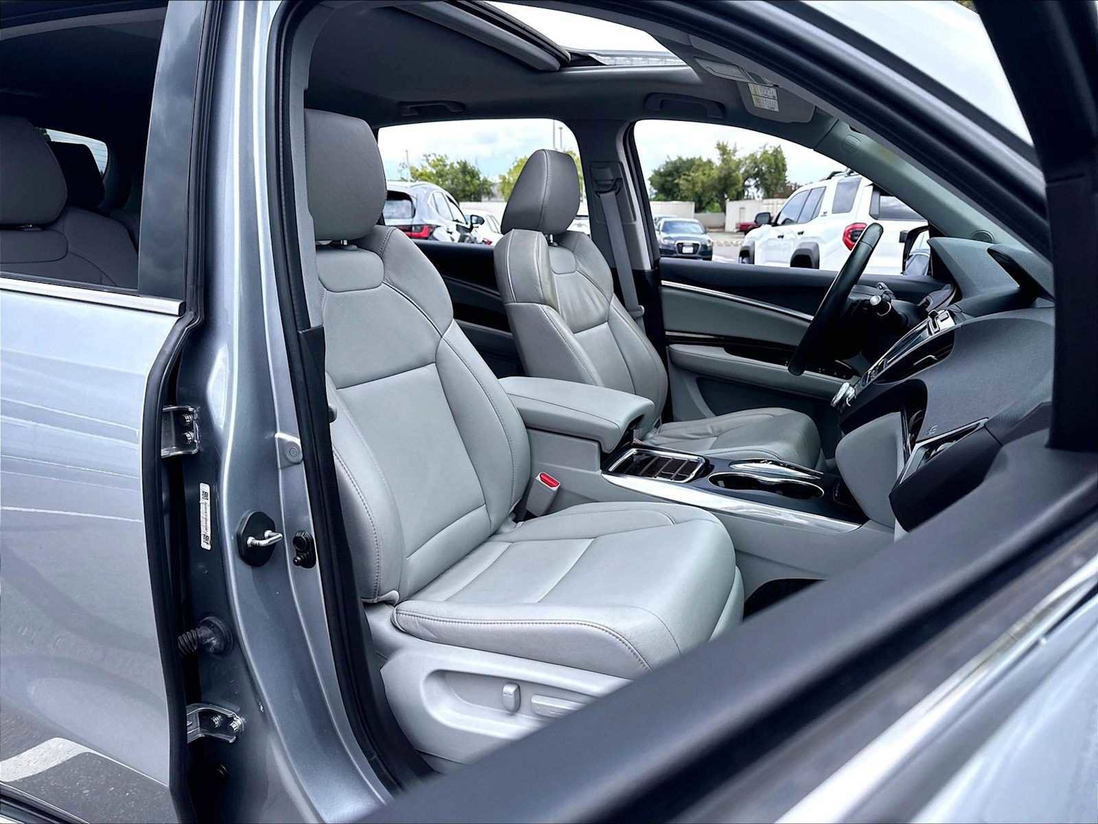 Used 2018 Acura MDX FWD image 9