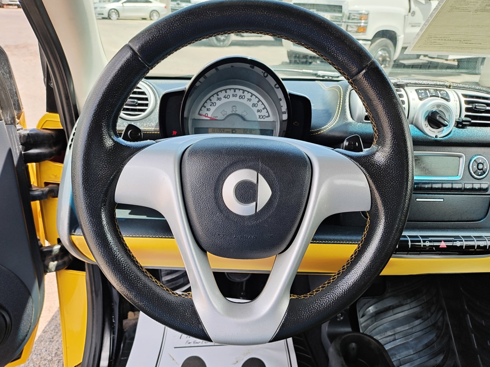 Used 2013 smart fortwo passion RWD image 17