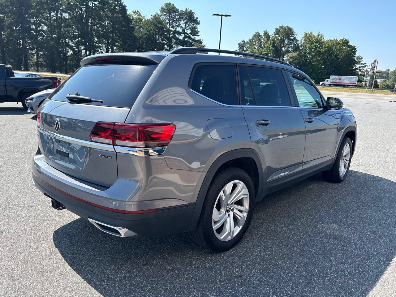 Used 2023 Volkswagen Atlas SE w/ Panoramic Sunroof Package AWD/4WD image 10