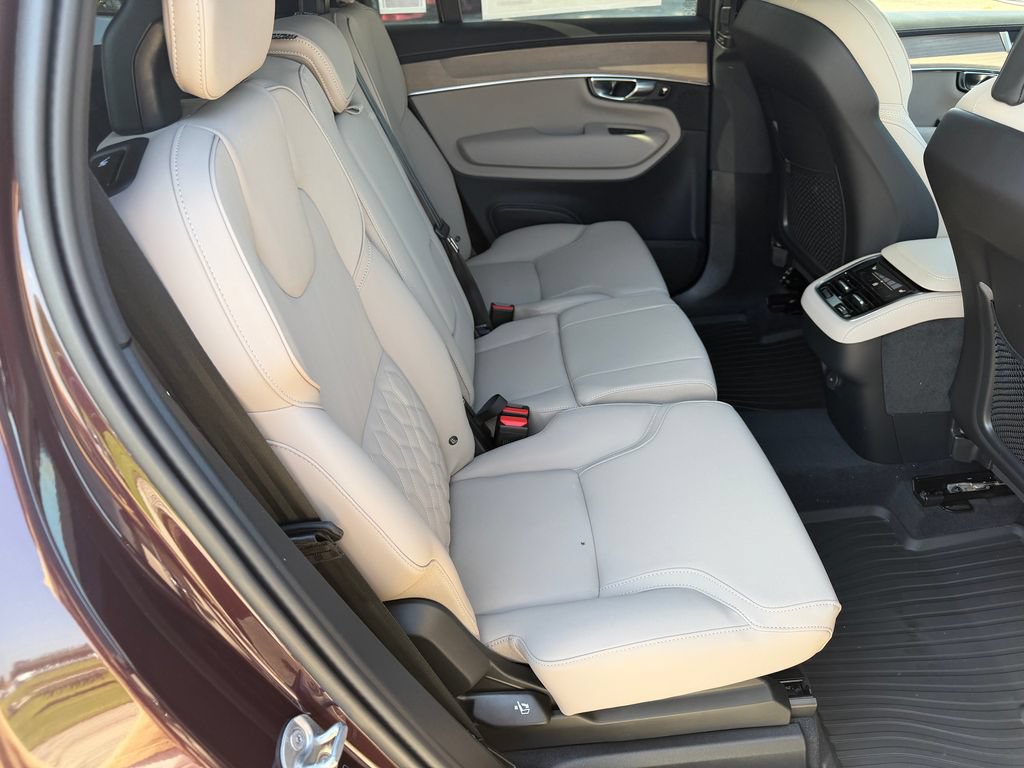 New 2026 Volvo XC90 B6 Plus w/ Protection Package Premier AWD/4WD image 11