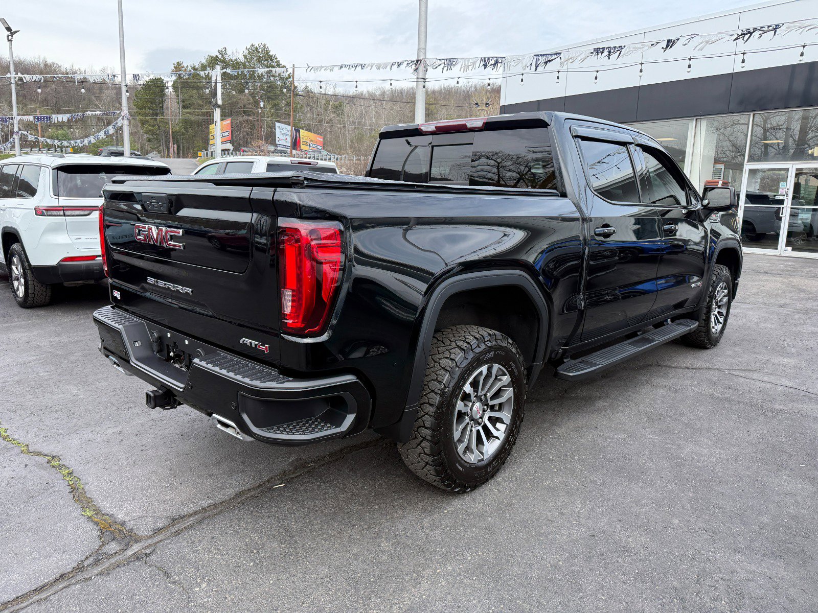 Used 2020 GMC Sierra 1500 AT4 w/ AT4 Premium Package AWD/4WD image 5