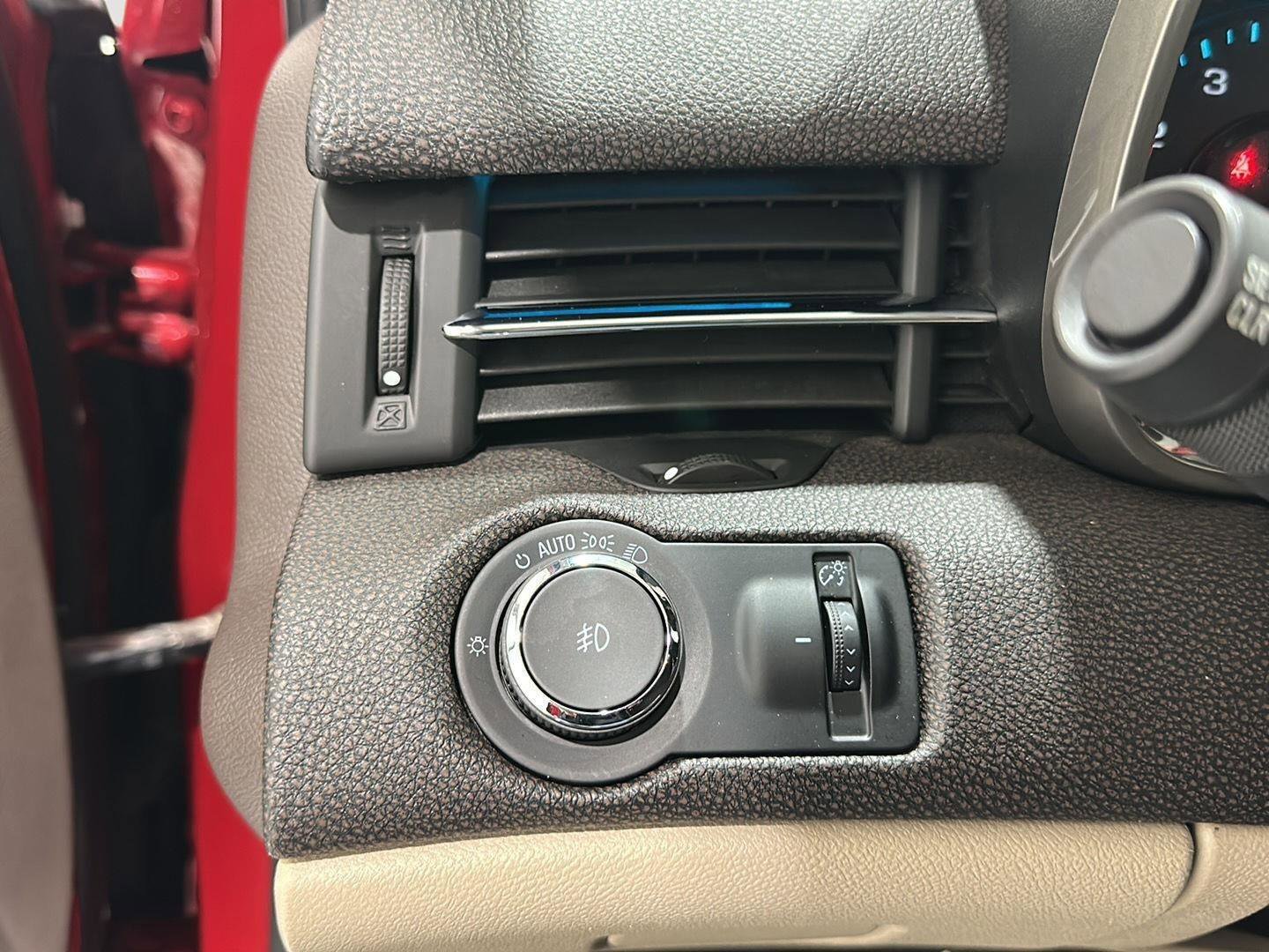 Used 2013 Chevrolet Malibu LTZ FWD image 16