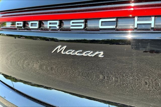 Used 2026 Porsche Macan AWD/4WD image 23