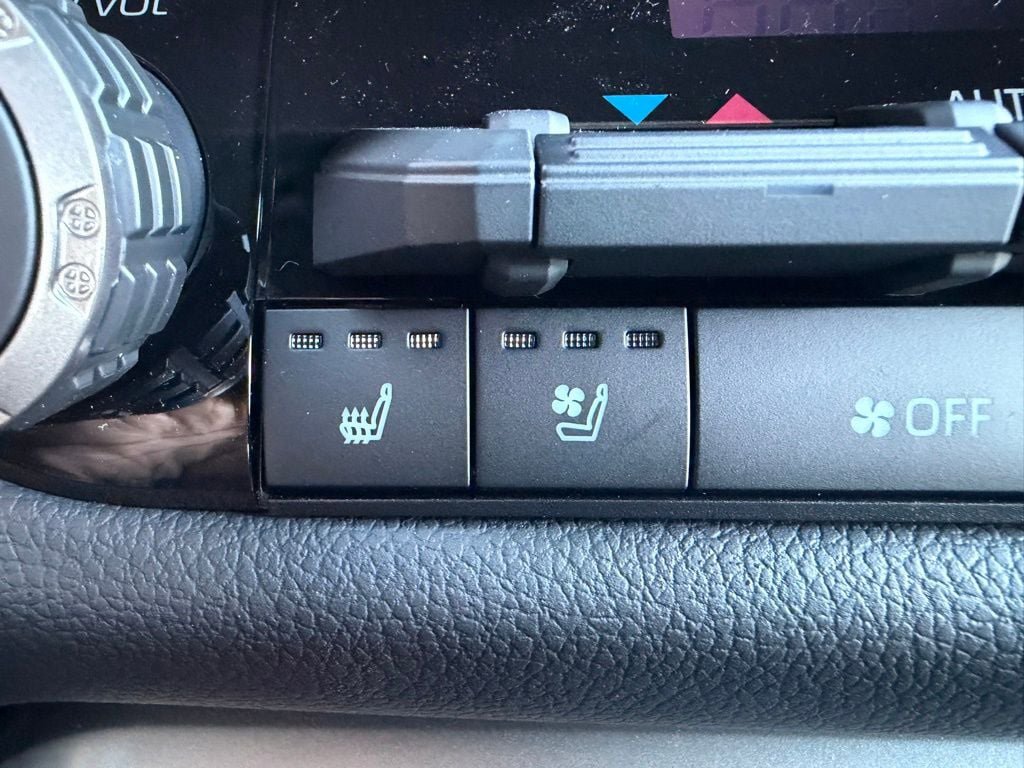 New 2026 Toyota Tundra Limited AWD/4WD image 20