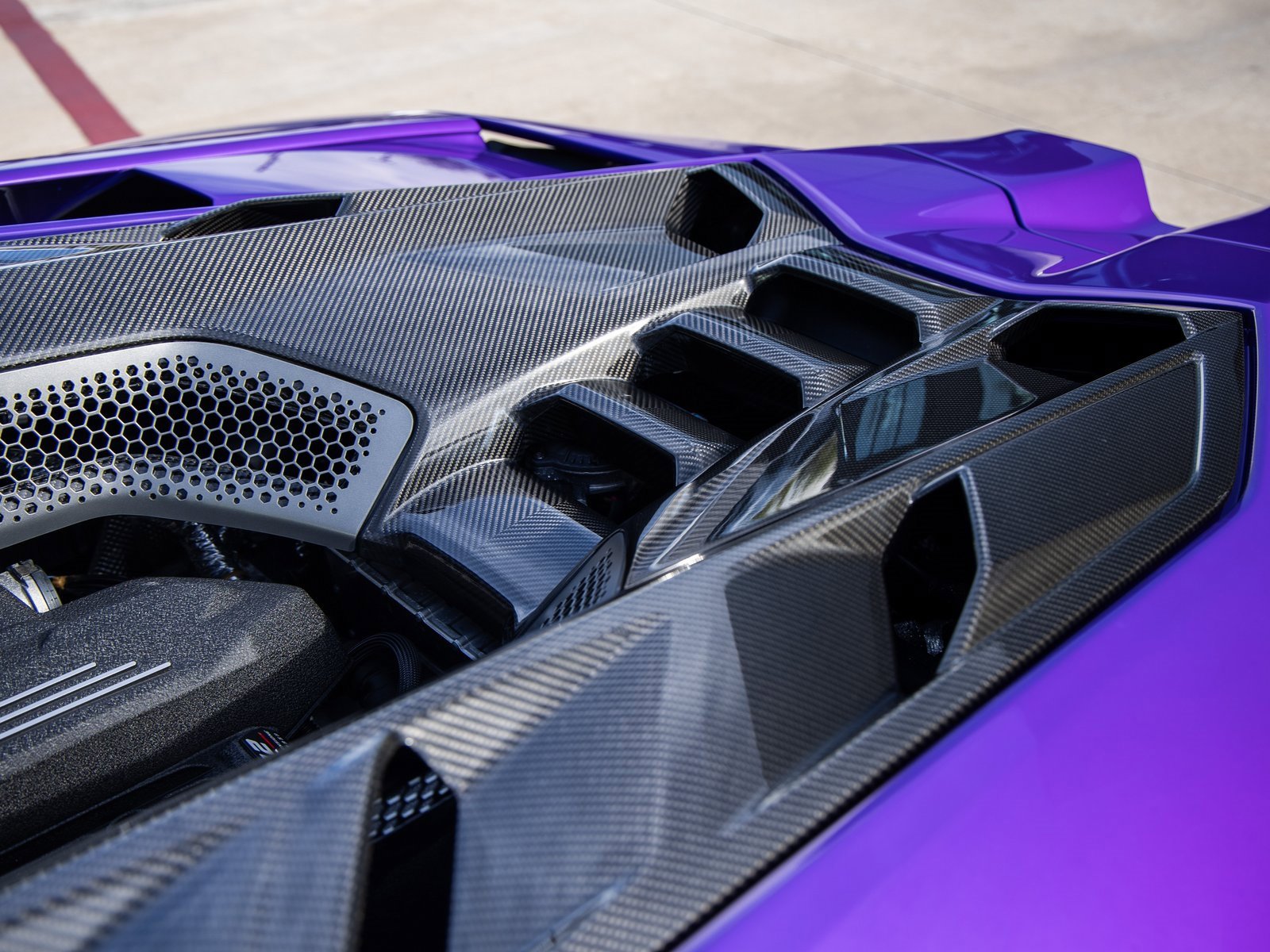 Used 2024 Lamborghini Revuelto image 18