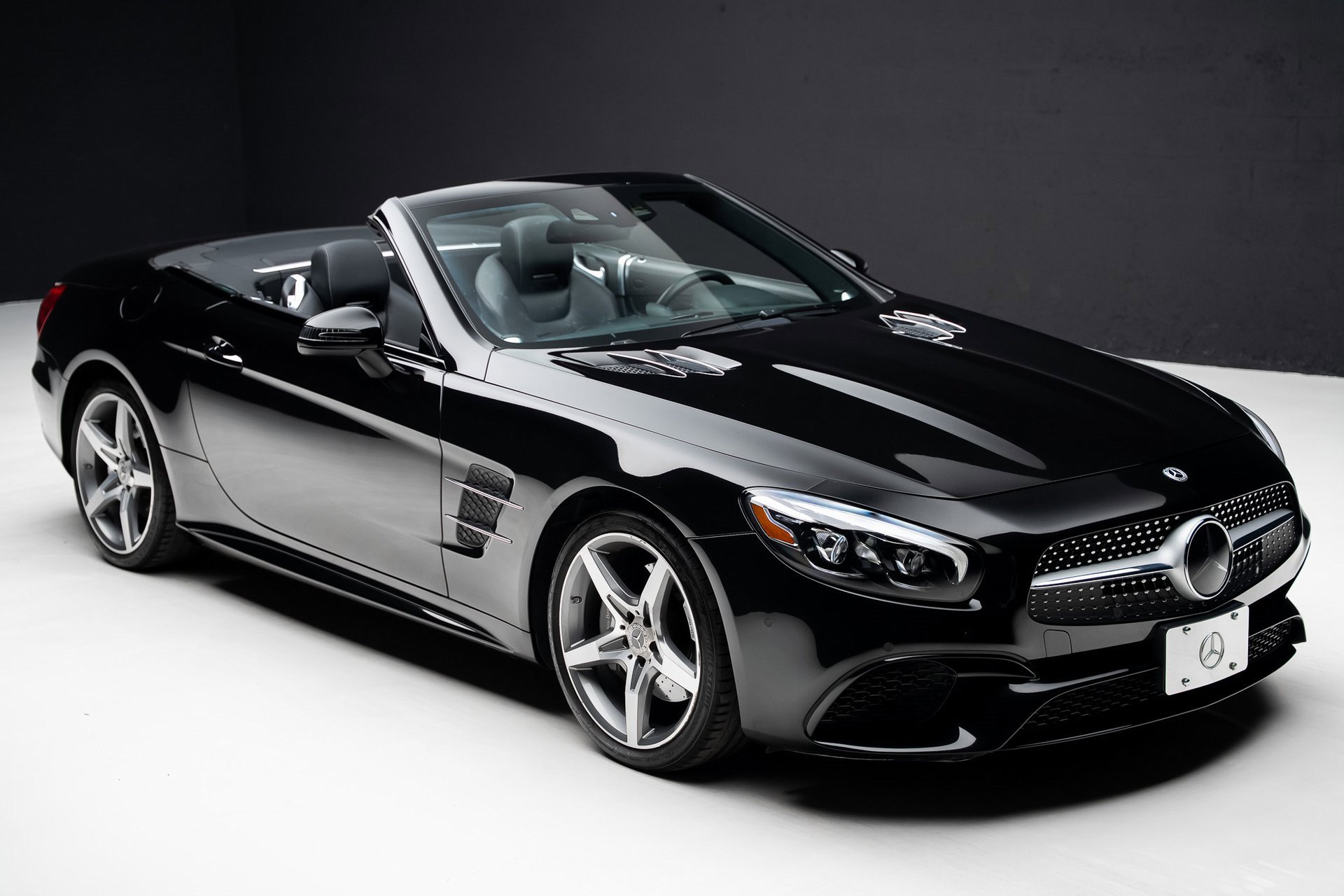 Used 2019 Mercedes-Benz SL 550 image 44