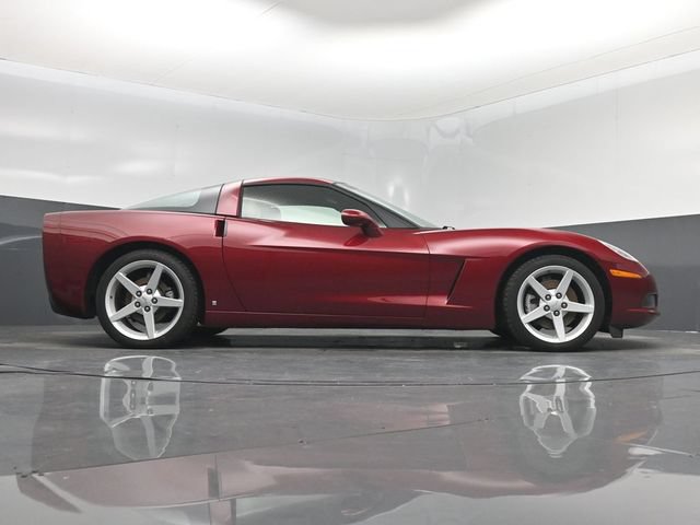 Used 2007 Chevrolet Corvette Coupe w/ Preferred Equipment Group RWD image 16