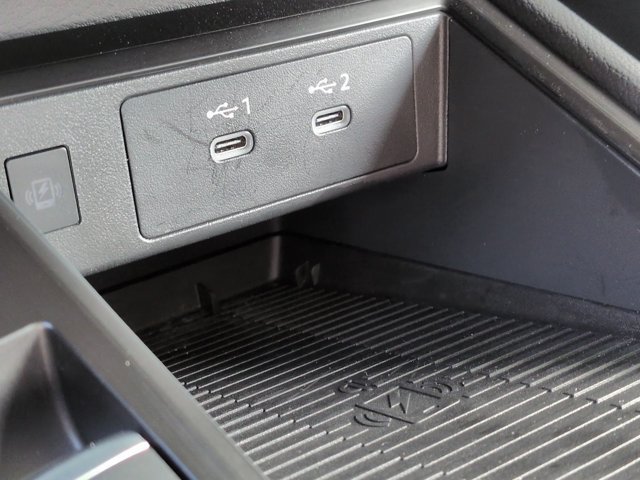 Used 2025 Nissan Kicks SR FWD image 20