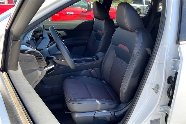 New 2026 Nissan Kicks SR w/ Cold Weather Package FWD image 7