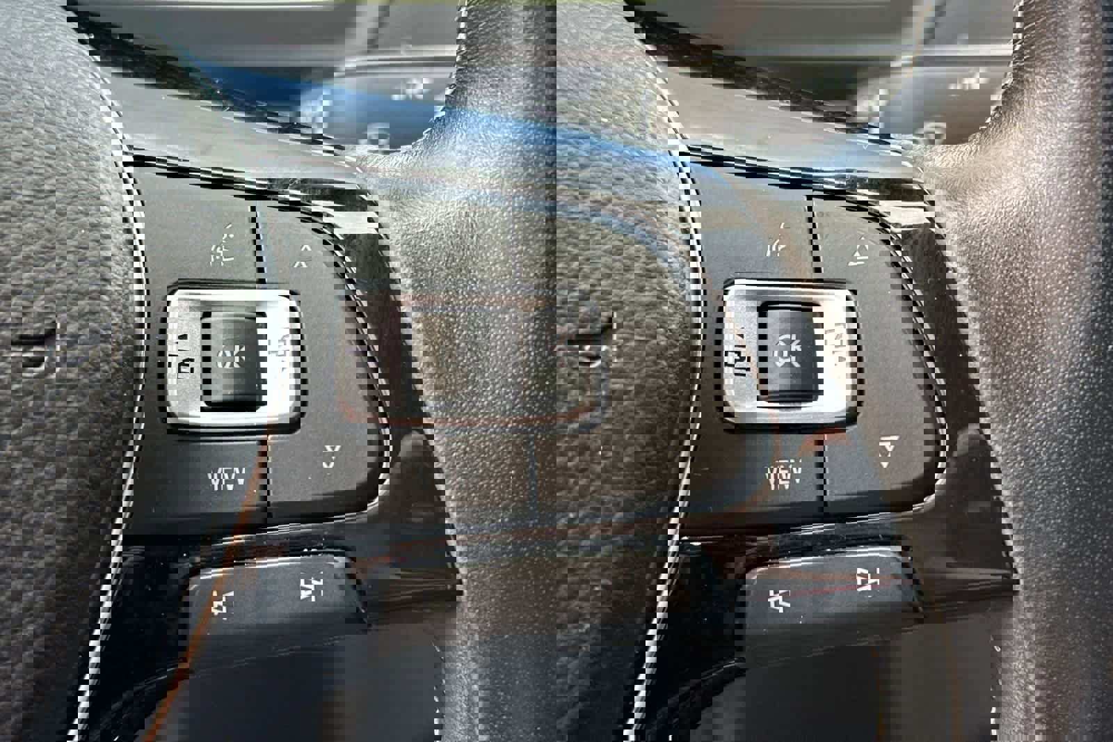 Used 2020 Volkswagen Tiguan SEL Premium R-Line image 29