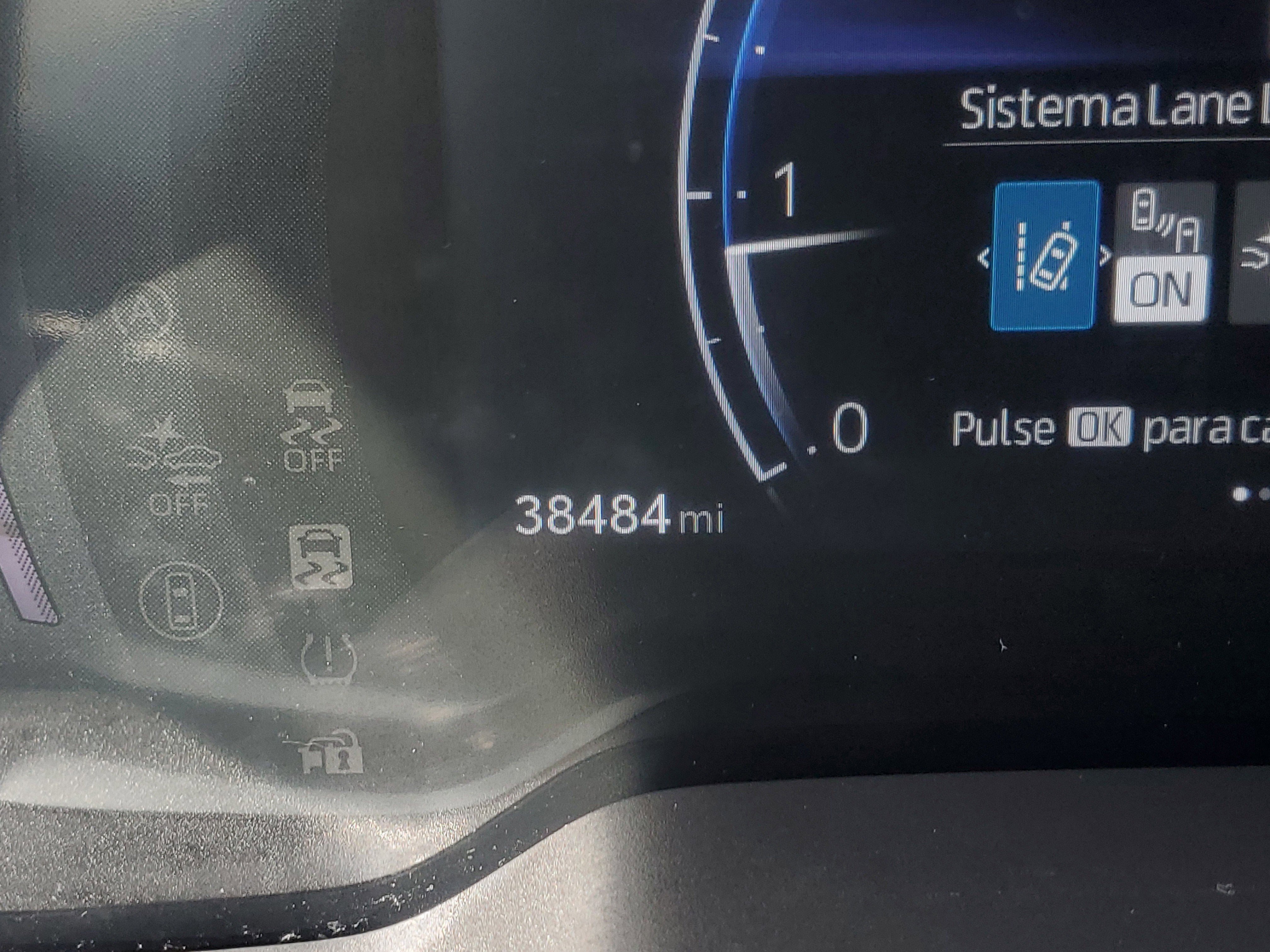 Used 2024 Toyota Corolla Cross XLE image 24