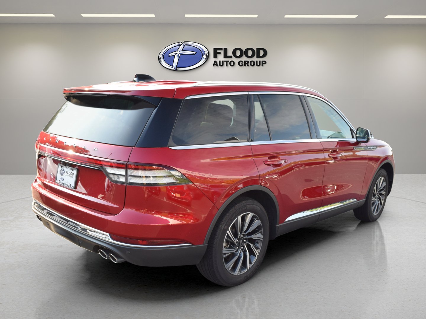 Used 2025 Lincoln Aviator AWD image 4