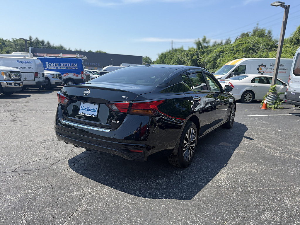 Used 2023 Nissan Altima 2.5 SV AWD/4WD image 7