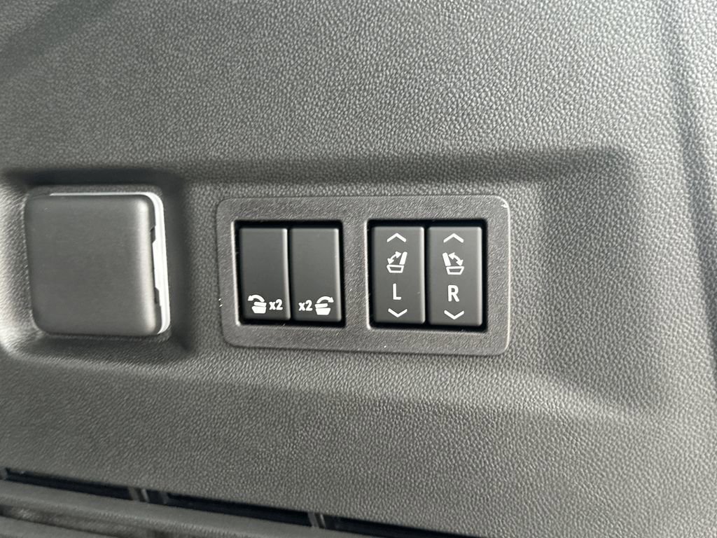 New 2026 GMC Yukon Denali w/ Denali Reserve Package image 34