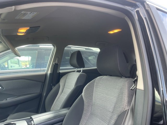 Used 2023 Nissan Rogue SV image 27