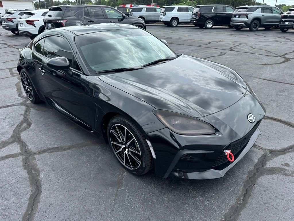 Used 2023 Toyota GR86 RWD image 12