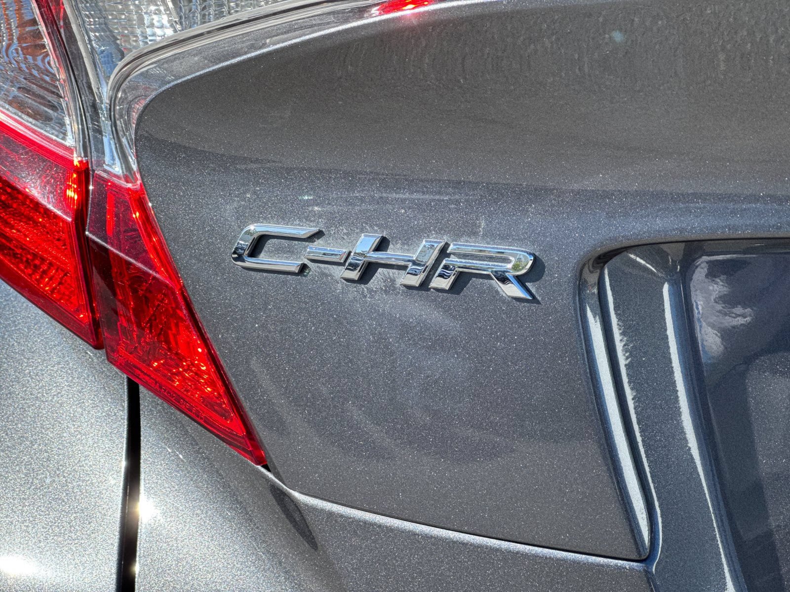 Used 2018 Toyota C-HR XLE FWD image 26