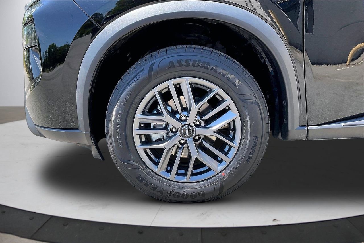 Used 2024 Nissan Rogue S FWD image 33