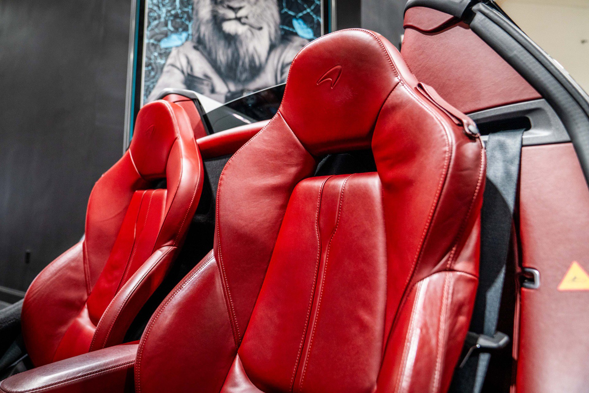 Used 2018 McLaren 570S Spider video 2