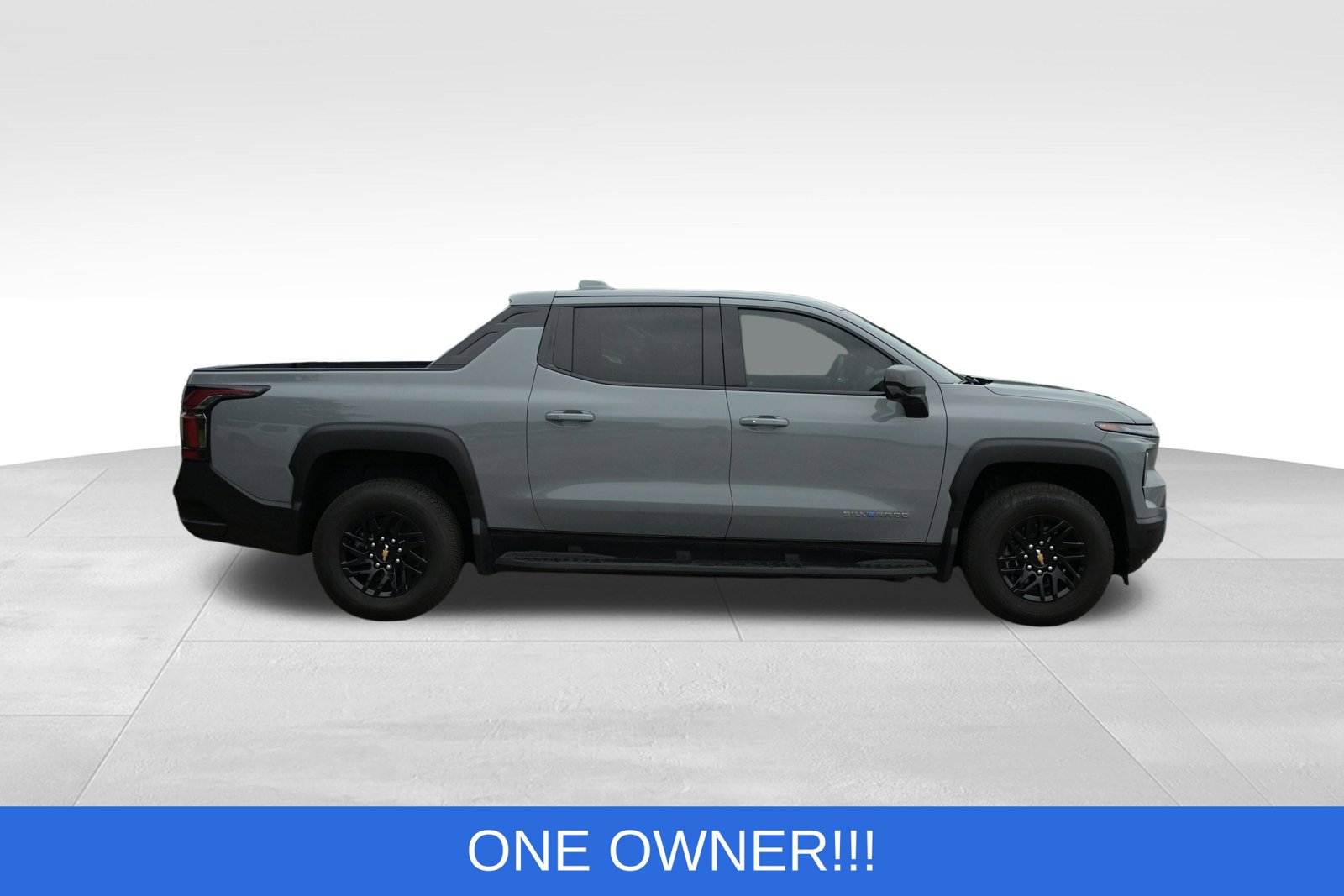 Used 2026 Chevrolet Silverado EV LT AWD/4WD image 15