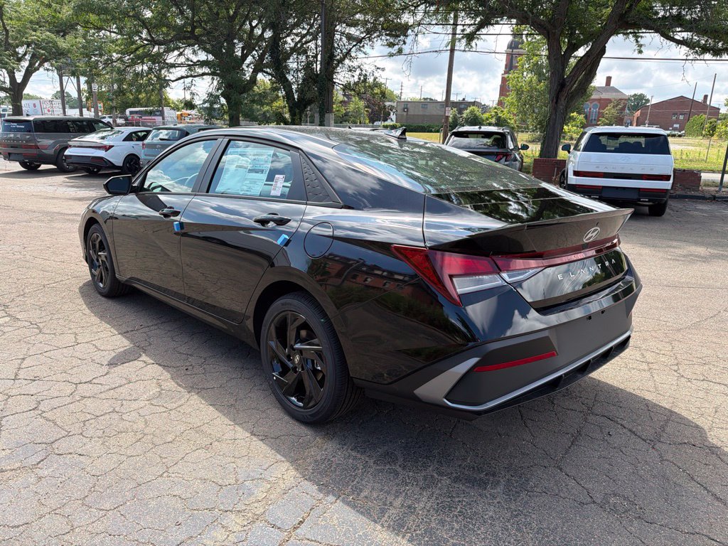 New 2026 Hyundai Elantra Sport FWD image 5