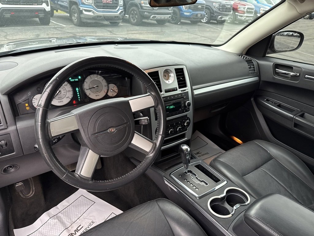 Used 2010 Chrysler 300 Touring image 11