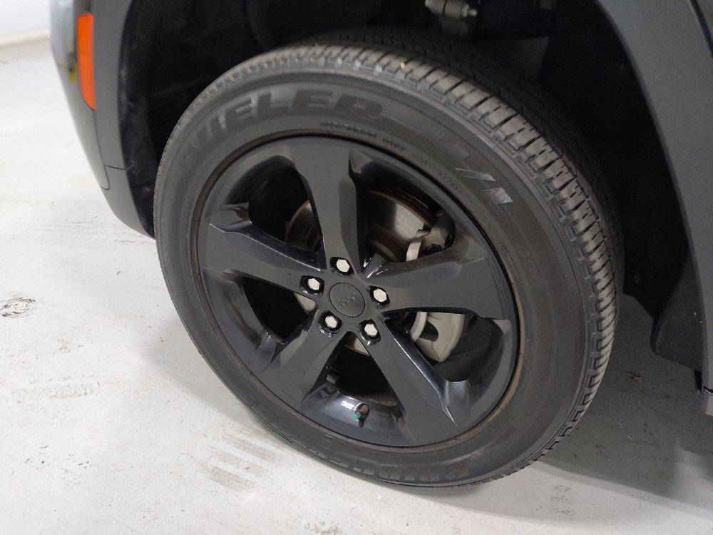 Used 2022 Jeep Grand Cherokee Altitude AWD/4WD image 31