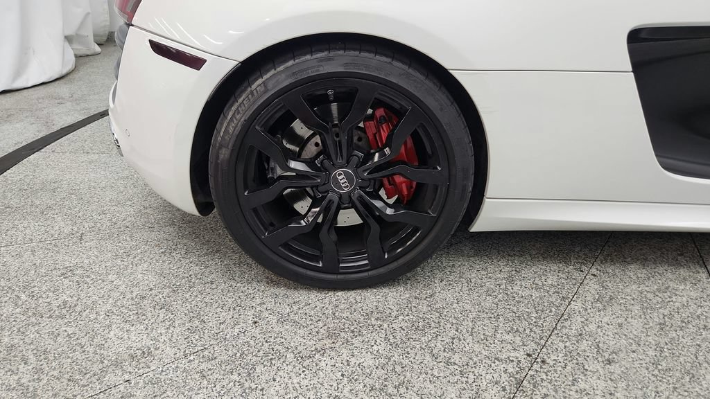 Used 2012 Audi R8 V10 AWD/4WD image 36