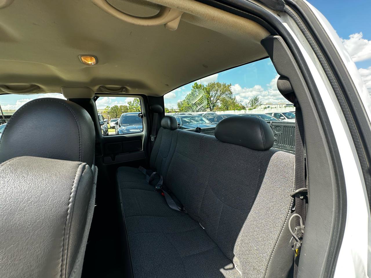 Used 2005 Chevrolet Silverado 1500 W/T RWD image 29