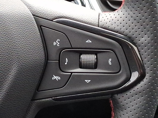 Used 2025 Chevrolet Trax RS w/ Sunroof Package image 21