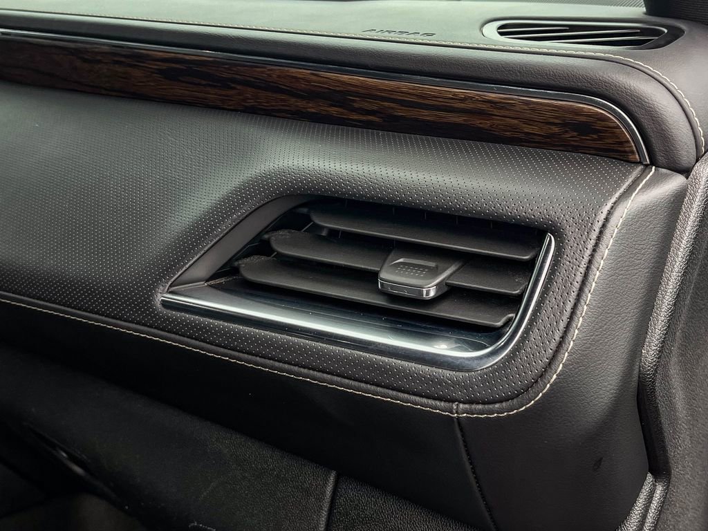 Used 2023 Chevrolet Suburban Premier image 38