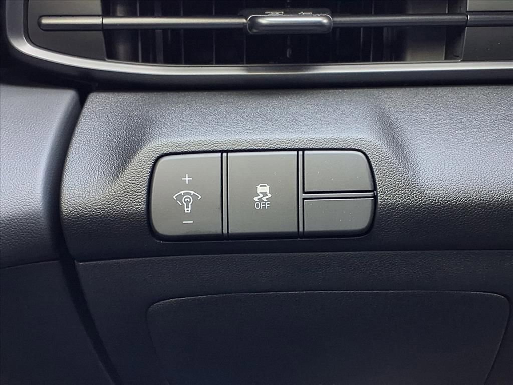 New 2025 Hyundai Elantra Sport image 15