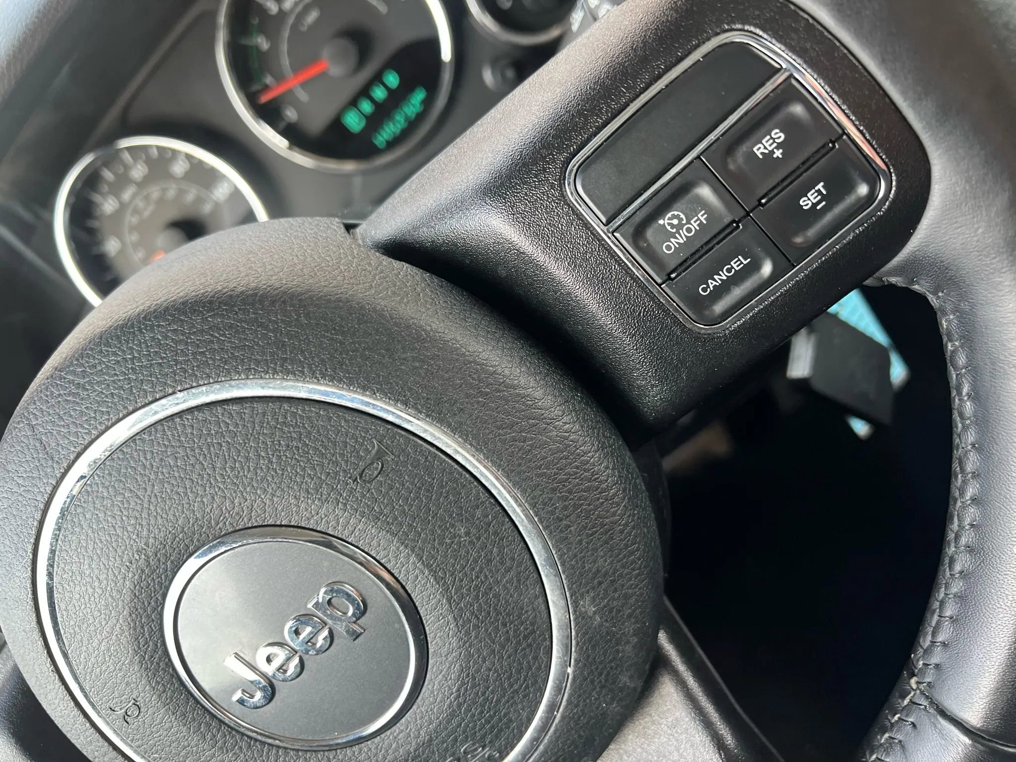 Used 2016 Jeep Wrangler Unlimited Rubicon w/ Connectivity Group image 40