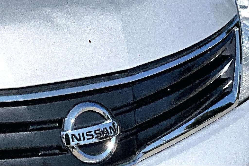 Used 2012 Nissan Versa 1.8 S w/ Plus Pkg FWD image 11