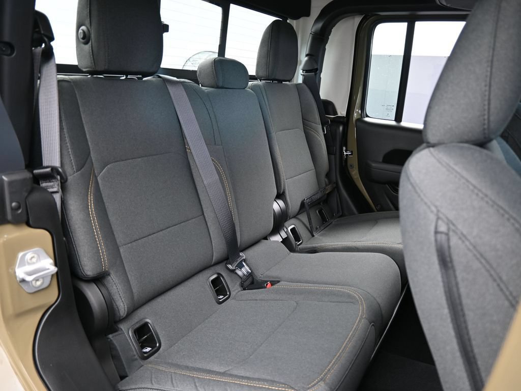 New 2026 Jeep Gladiator Sport AWD/4WD image 38